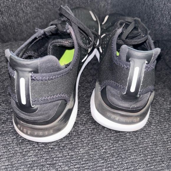 Preowned Nike Women’s Black Free Run Sneakers Size 9.5 - Picture 3 of 5